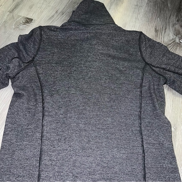 Lululemon grey and black jacket with turtleneck and zipup pockets - Picture 6 of 9